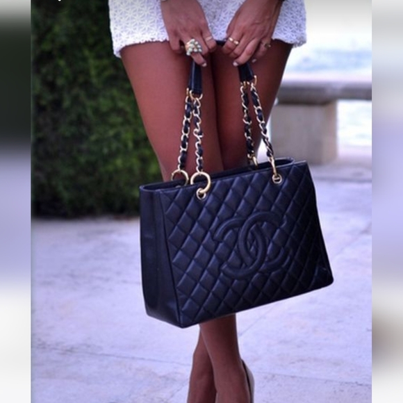 Authentic Chanel caviar grand shopping bag - Picture 2 of 9